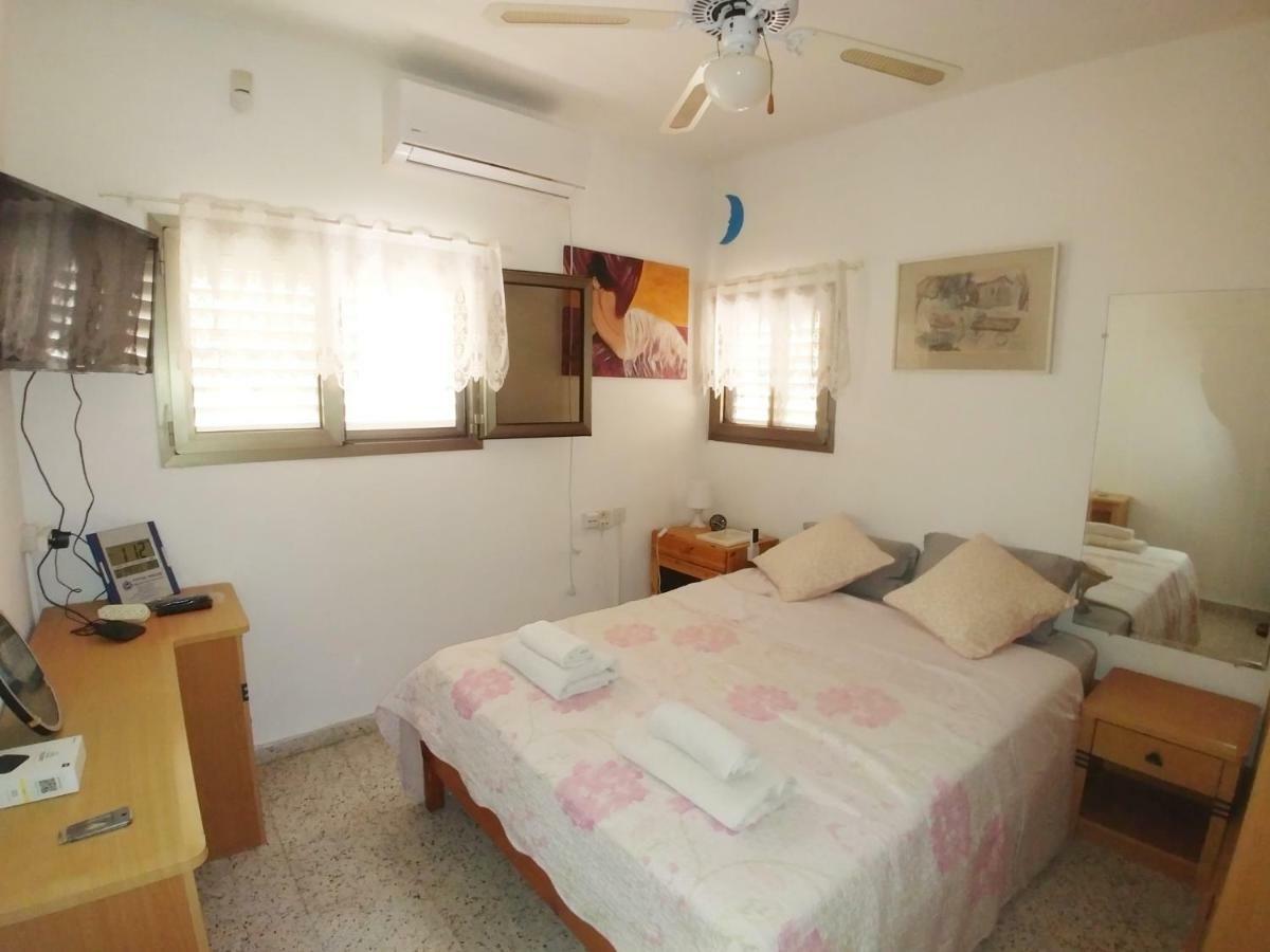 Carmela House Apartment Арад Екстериор снимка